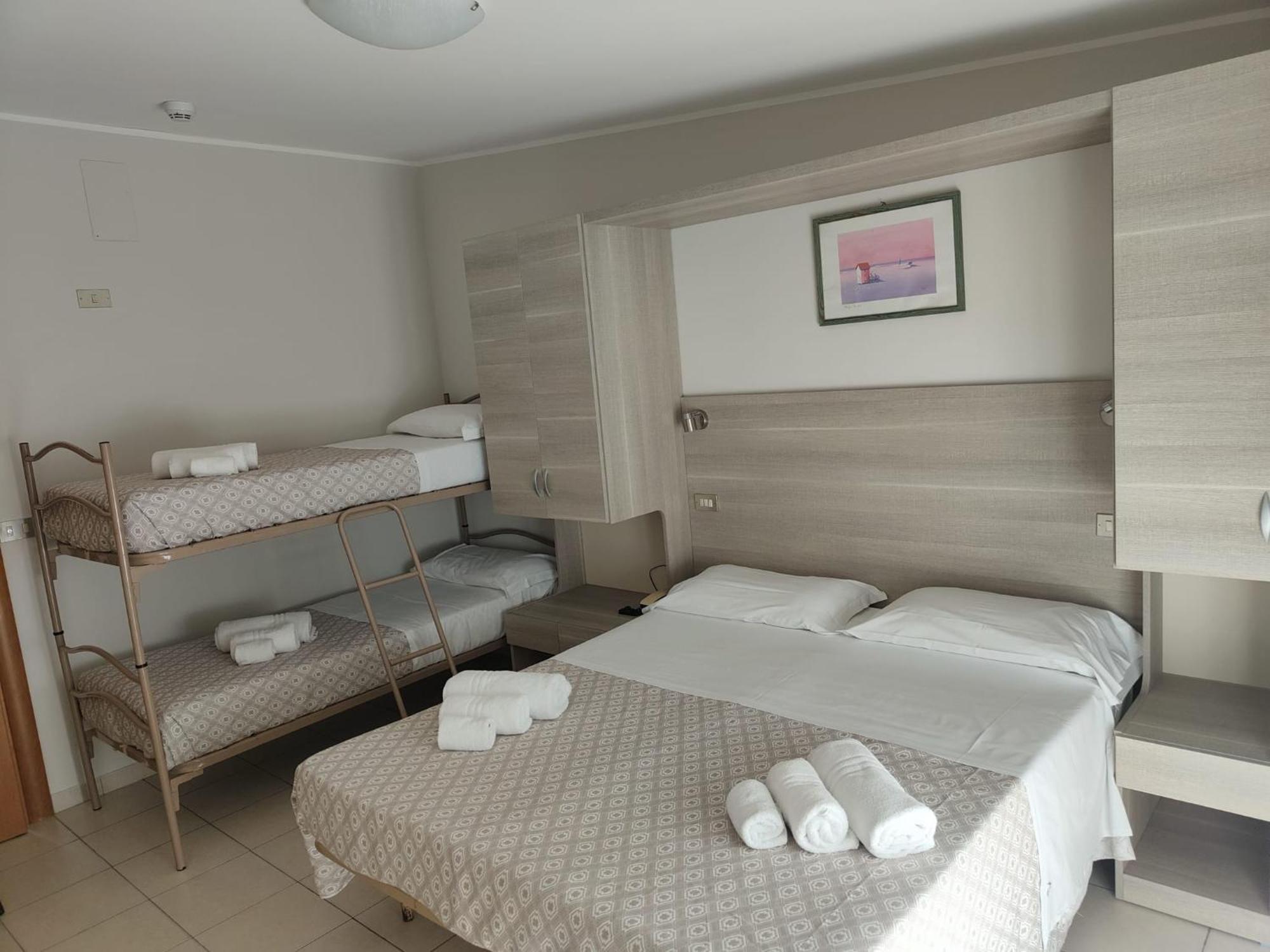 Hotel Gioiella リミニ 部屋 写真